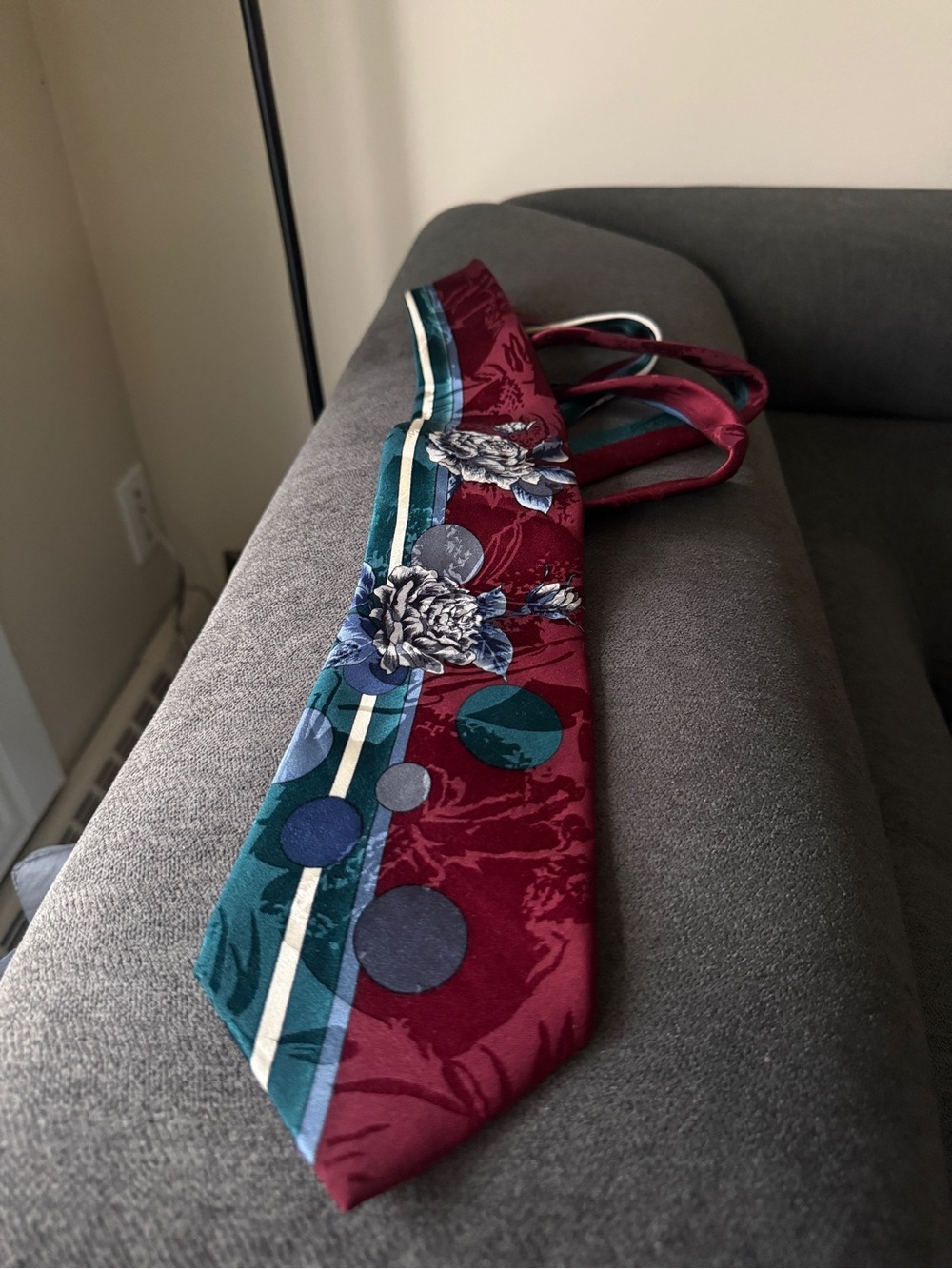 Vintage tie 100% silk
